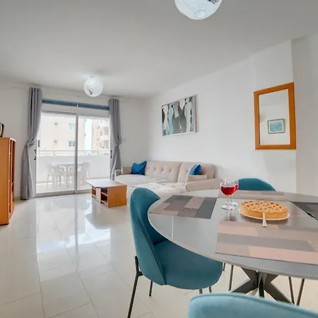 Cozy Mackenzie Getaway * 라르나카